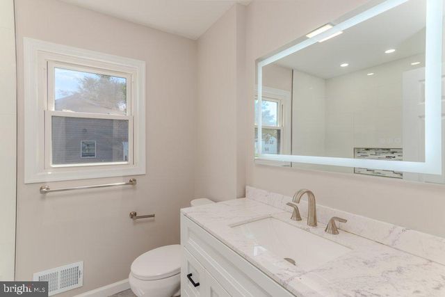 18 BONG TER, Mount Holly, NJ 08060