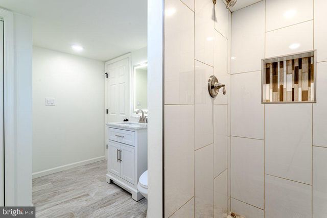 18 BONG TER, Mount Holly, NJ 08060