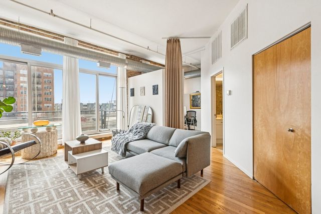 417 S Jefferson Street 313B, Chicago, IL 60607