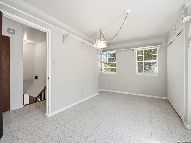 300 Avenue M, Hondo, TX 78861