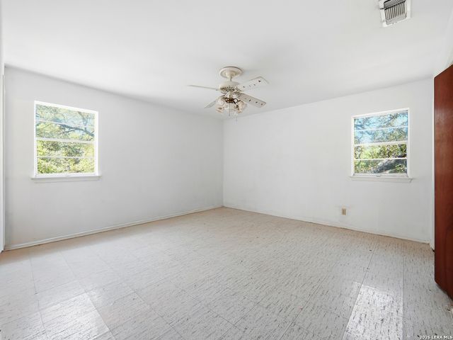 300 Avenue M, Hondo, TX 78861