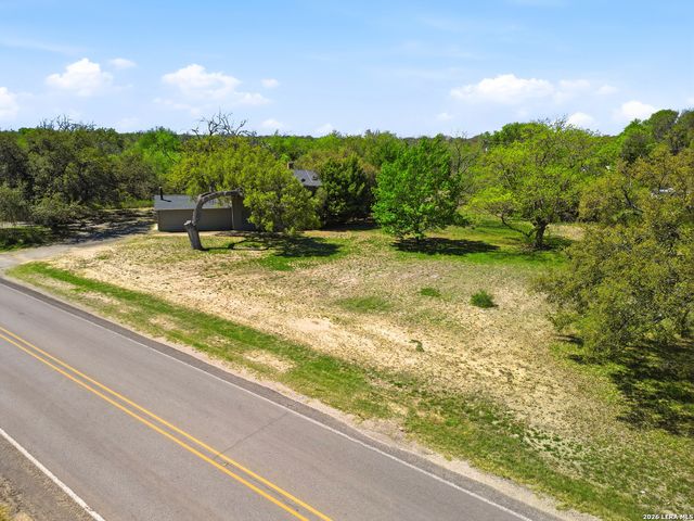 300 Avenue M, Hondo, TX 78861