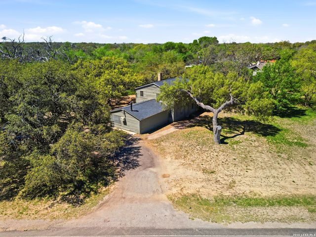 300 Avenue M, Hondo, TX 78861