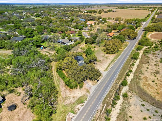 300 Avenue M, Hondo, TX 78861