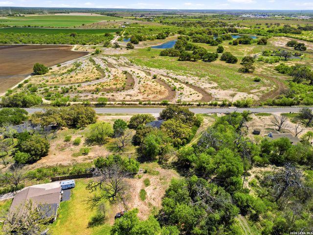 300 Avenue M, Hondo, TX 78861