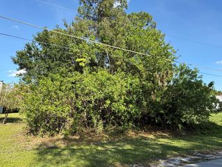 2325 SE Saphire Terrace, Port St. Lucie, FL 34952