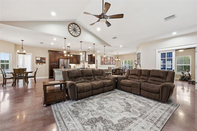 357 SW CONESTOGA WAY, Fort White, FL 32038