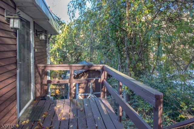 18 Decker Pond Rd, Vernon Twp., NJ 07461