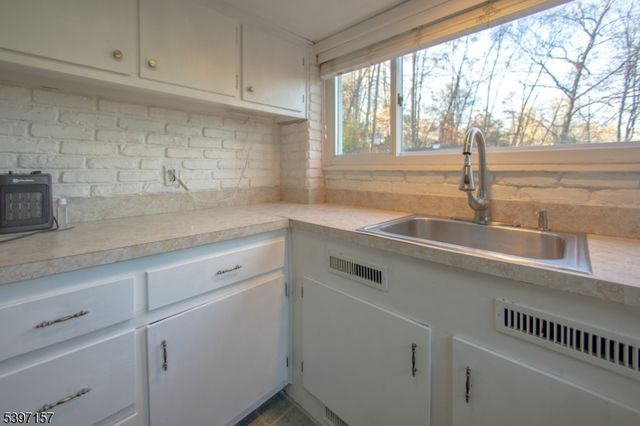 18 Decker Pond Rd, Vernon Twp., NJ 07461