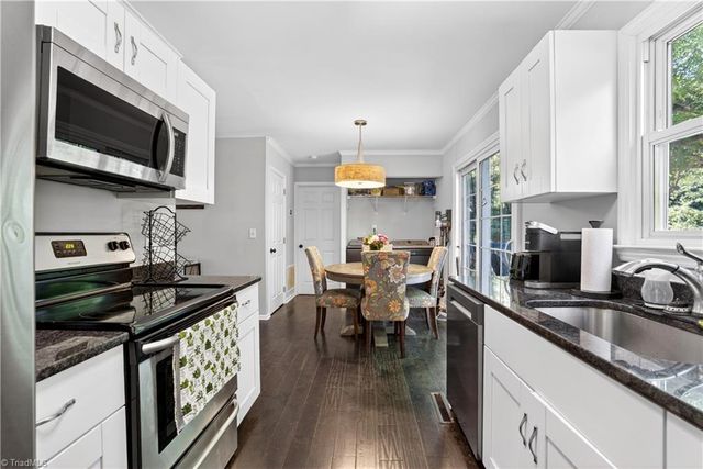 6595 Jonathan Street, Pfafftown, NC 27040
