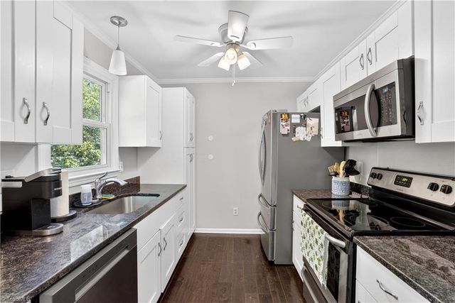 6595 Jonathan Street, Pfafftown, NC 27040