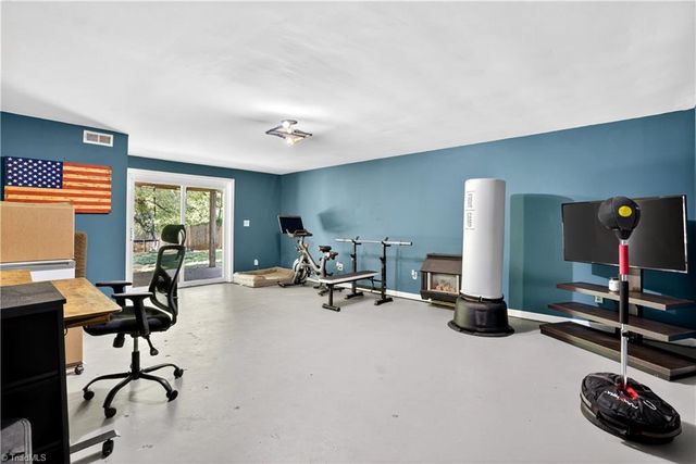 6595 Jonathan Street, Pfafftown, NC 27040