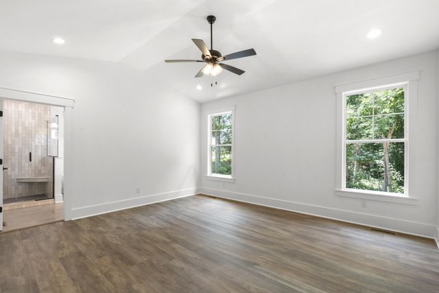 910 Steele Rd, Charlotte, TN 37036