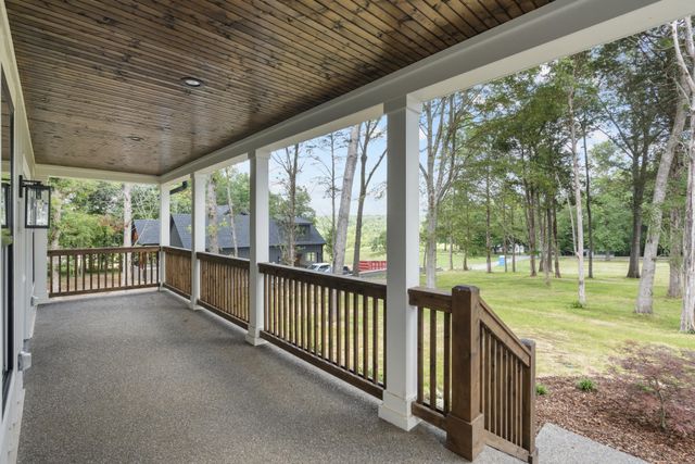 910 Steele Rd, Charlotte, TN 37036