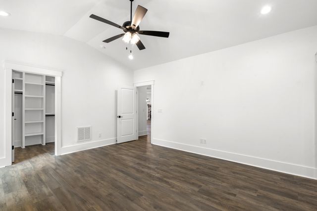 910 Steele Rd, Charlotte, TN 37036