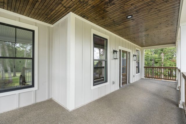 910 Steele Rd, Charlotte, TN 37036