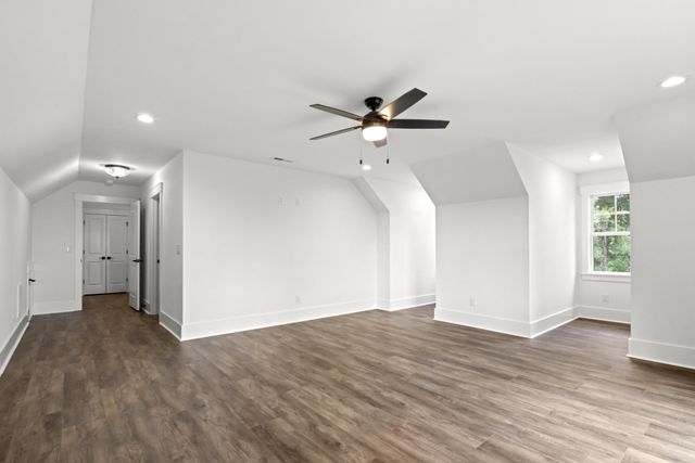 910 Steele Rd, Charlotte, TN 37036