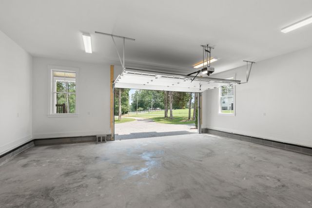 910 Steele Rd, Charlotte, TN 37036