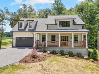 910 Steele Rd, Charlotte, TN 37036
