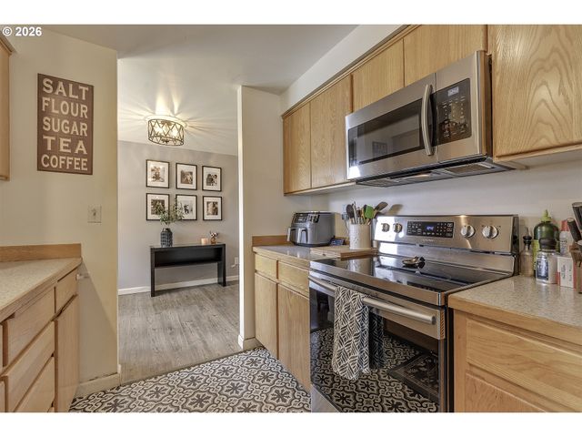 1680 Se 52ND Ave, Hillsboro, OR 97123