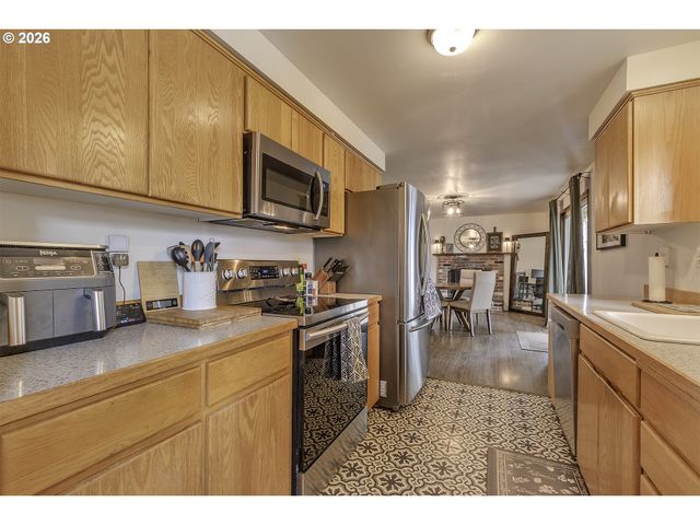 1680 Se 52ND Ave, Hillsboro, OR 97123