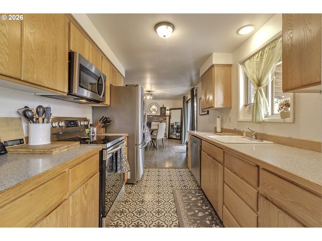 1680 Se 52ND Ave, Hillsboro, OR 97123