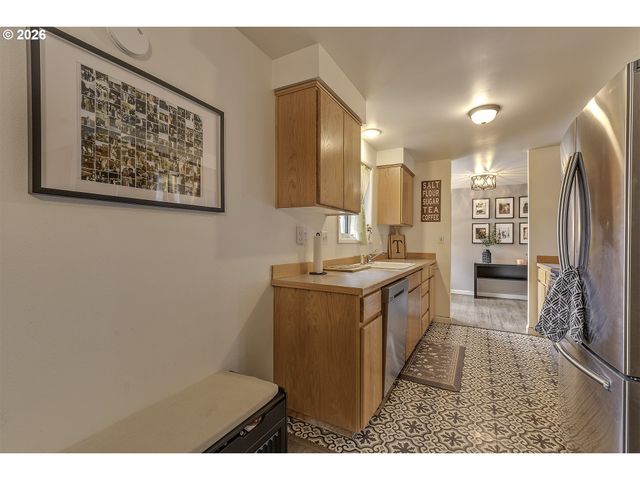 1680 Se 52ND Ave, Hillsboro, OR 97123