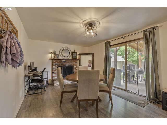 1680 Se 52ND Ave, Hillsboro, OR 97123