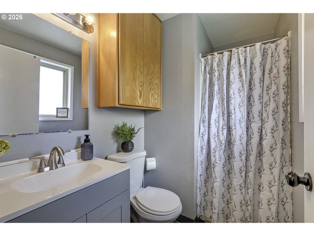 1680 Se 52ND Ave, Hillsboro, OR 97123