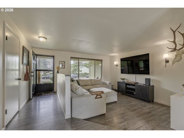 1680 Se 52ND Ave, Hillsboro, OR 97123