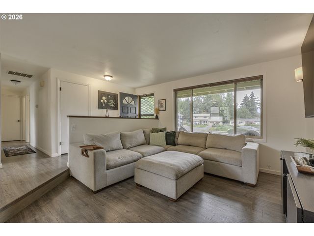 1680 Se 52ND Ave, Hillsboro, OR 97123