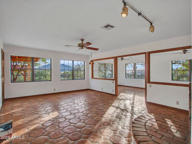 7143 E HIGHLAND Road, Cave Creek, AZ 85331