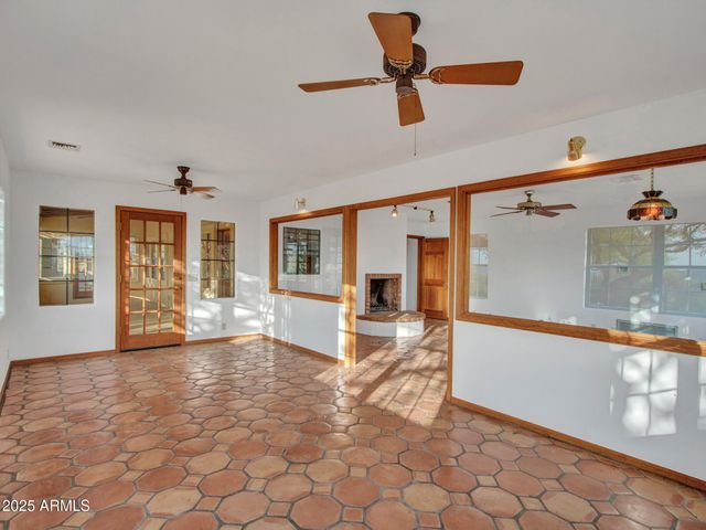 7143 E HIGHLAND Road, Cave Creek, AZ 85331