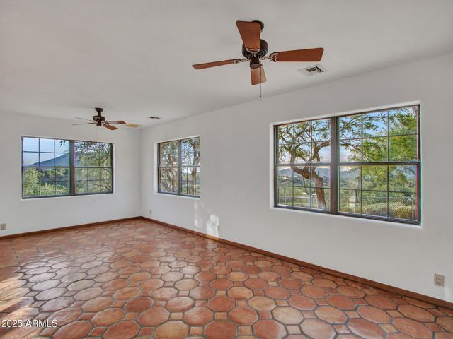 7143 E HIGHLAND Road, Cave Creek, AZ 85331