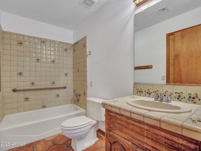 7143 E HIGHLAND Road, Cave Creek, AZ 85331