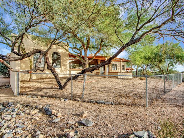 7143 E HIGHLAND Road, Cave Creek, AZ 85331