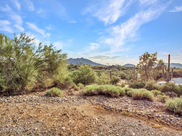 7143 E HIGHLAND Road, Cave Creek, AZ 85331