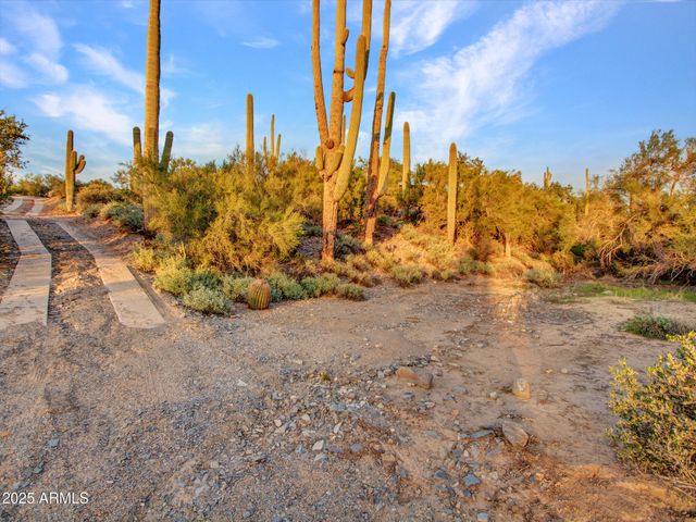 7143 E HIGHLAND Road, Cave Creek, AZ 85331