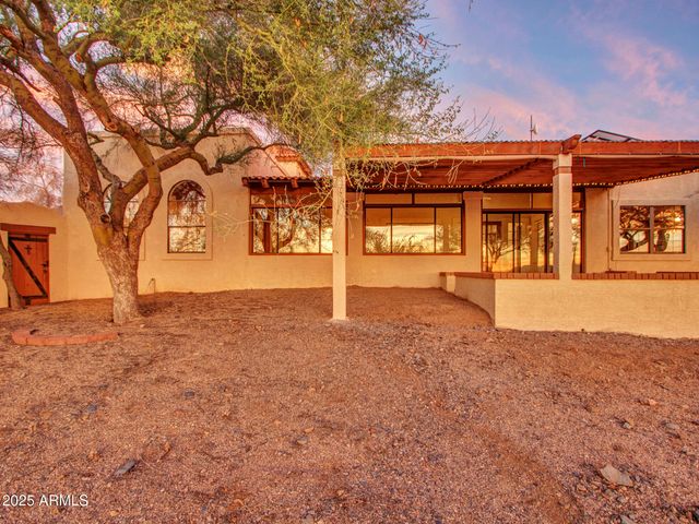 7143 E HIGHLAND Road, Cave Creek, AZ 85331