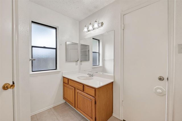 1114 Wentworth Drive, Pearland, TX 77584