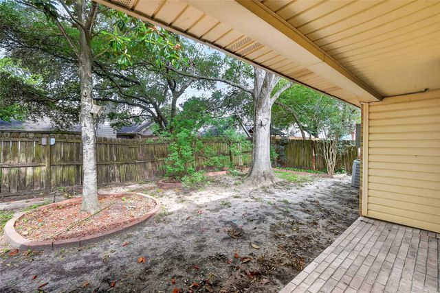 1114 Wentworth Drive, Pearland, TX 77584