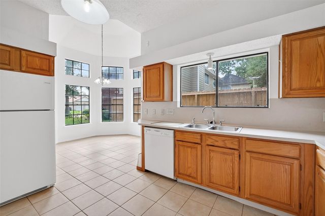 1114 Wentworth Drive, Pearland, TX 77584