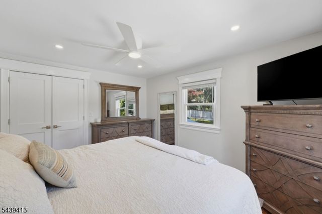 13 Cedar St, East Hanover Twp., NJ 07936
