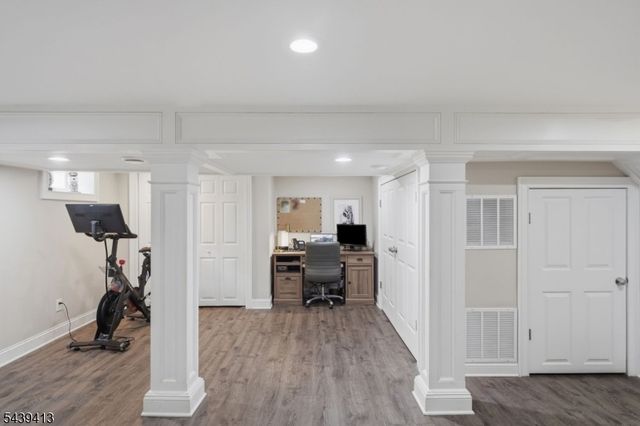 13 Cedar St, East Hanover Twp., NJ 07936