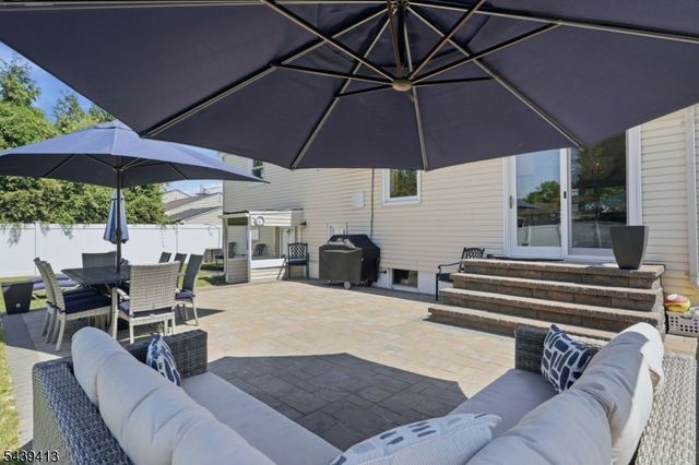 13 Cedar St, East Hanover Twp., NJ 07936
