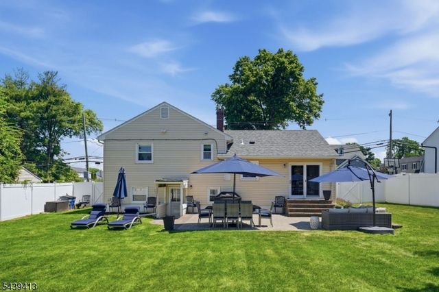 13 Cedar St, East Hanover Twp., NJ 07936