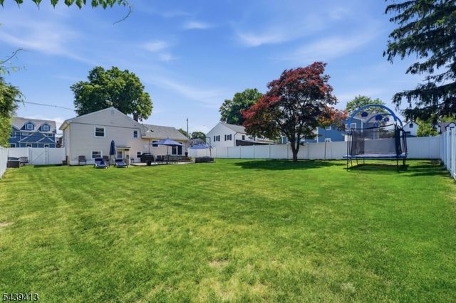 13 Cedar St, East Hanover Twp., NJ 07936