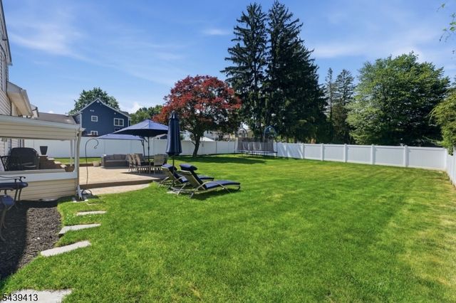 13 Cedar St, East Hanover Twp., NJ 07936