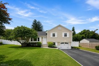 13 Cedar St, East Hanover Twp., NJ 07936