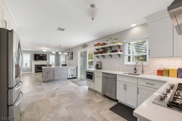 47 Sherbrook Dr, Rockaway Twp., NJ 07866